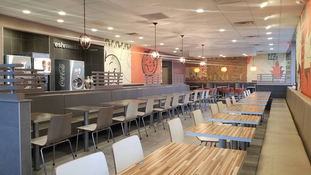 Burger King | restaurant | 101 N Dupont Pkwy, New Castle, DE 19720, USA | 3023223666 OR +1 302-322-3666