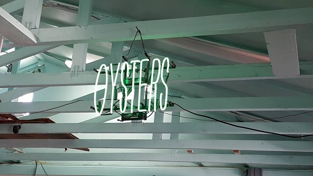 Smokin Ice House | restaurant | 5890 US-1, Grant, FL 32949, USA | 3219143988 OR +1 321-914-3988