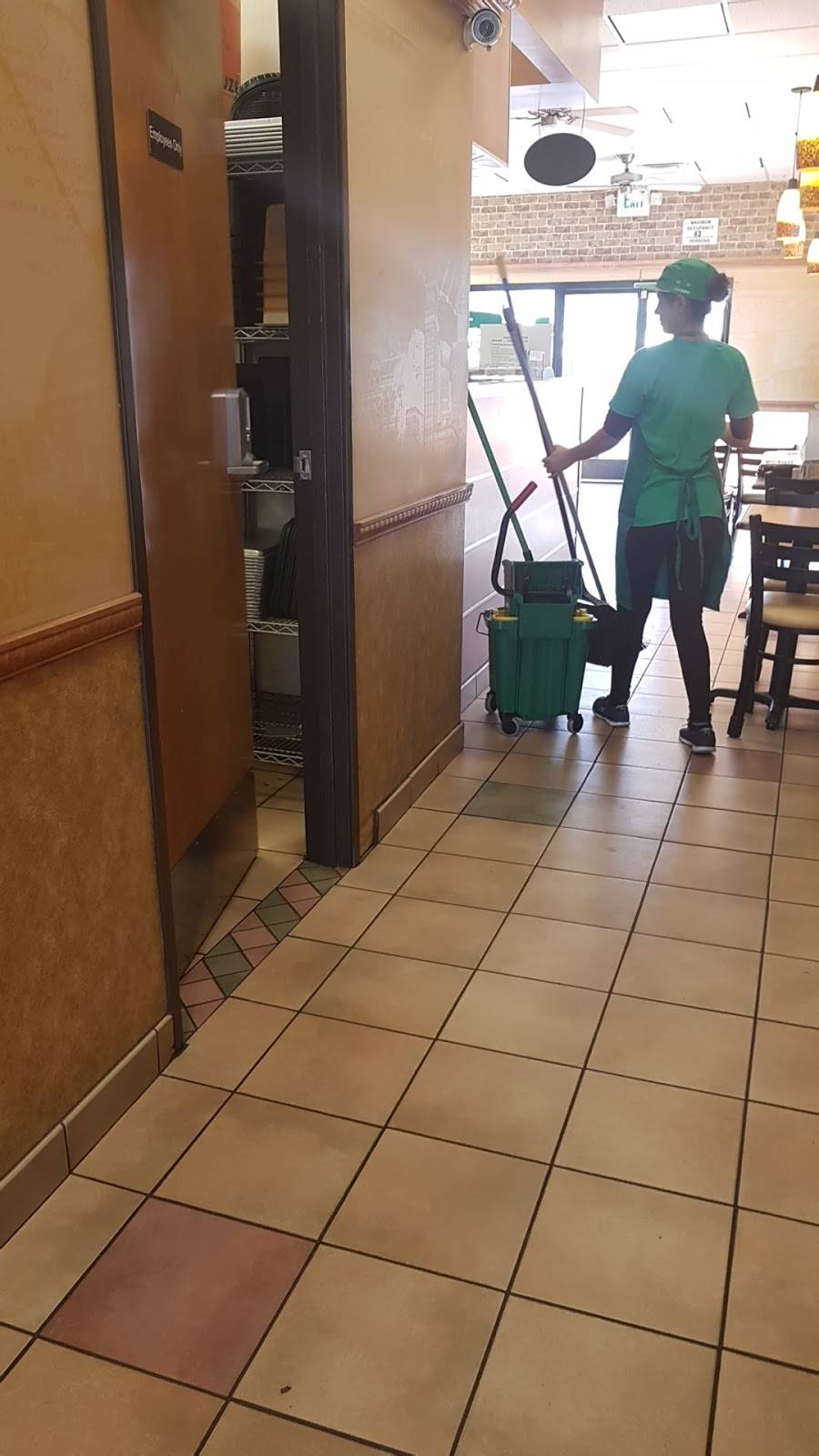 Subway | restaurant | 2135 E California Ave, Bakersfield, CA 93307, USA | 6616332255 OR +1 661-633-2255