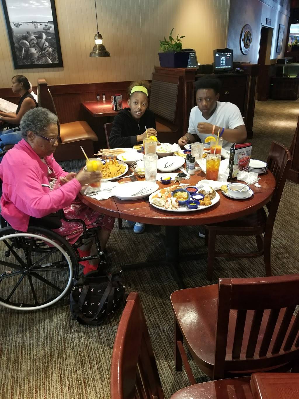 Red Lobster | restaurant | 2522 Candler Rd, Decatur, GA 30032, USA | 4042434121 OR +1 404-243-4121