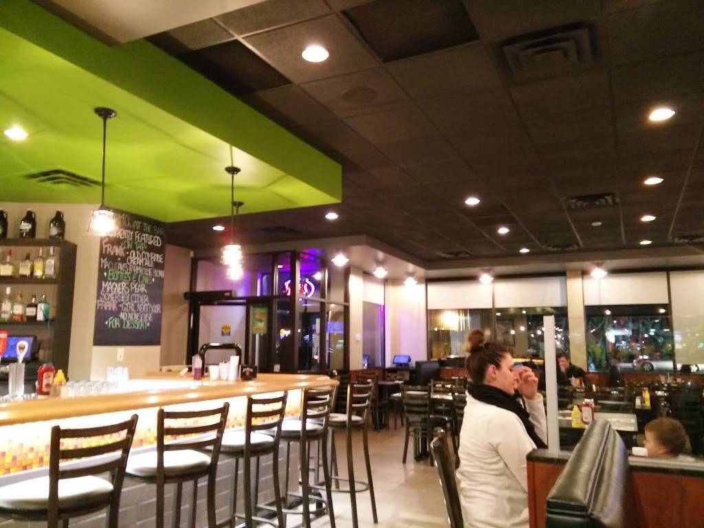 Mamo Burger Bar | restaurant | 13430 Tecumseh Rd E, Tecumseh, ON N8N 3N7, Canada | 5197353999 OR +1 519-735-3999