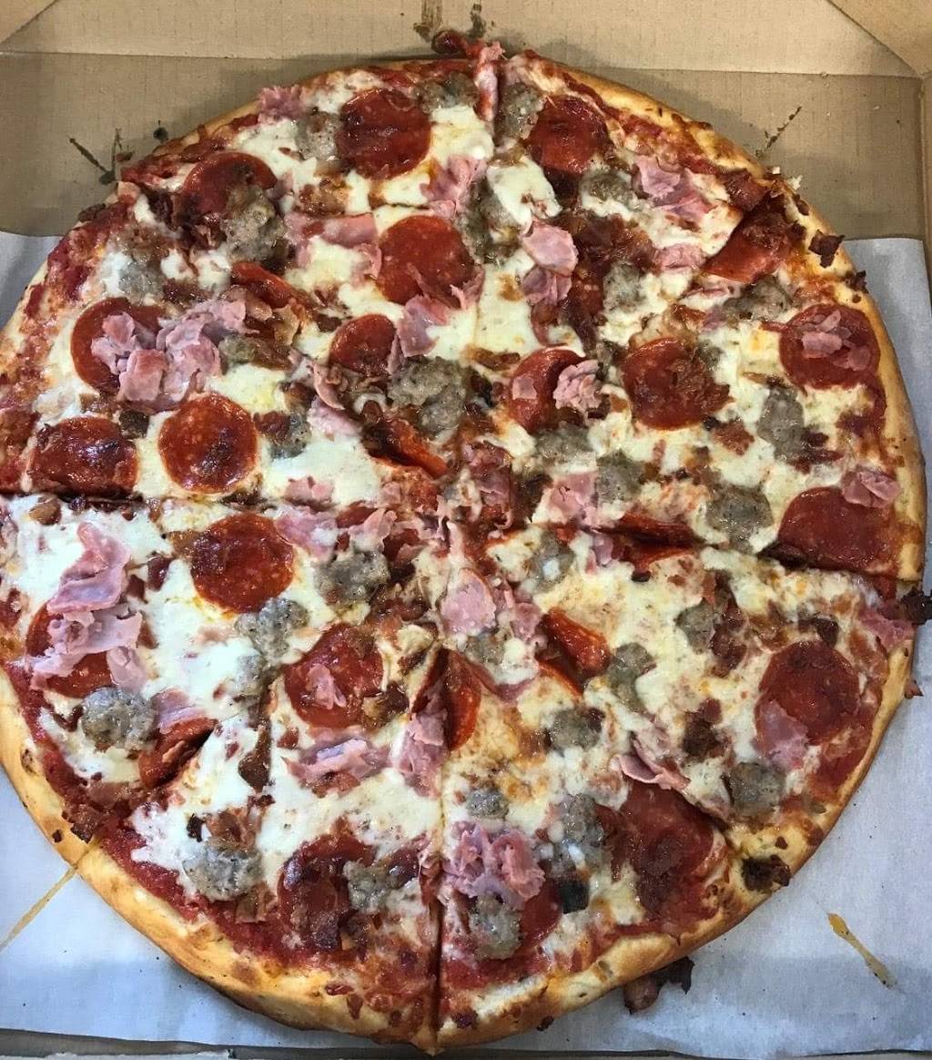 Buckets Bar and Grill | restaurant | 12020 Rousby Hall Rd, Lusby, MD 20657, USA | 4104746480 OR +1 410-474-6480