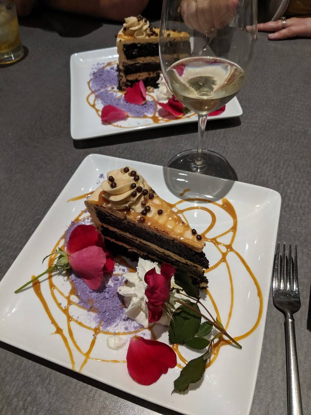 Venue Restaurant & Lounge | restaurant | 4111 Pioneer Woods Dr Ste 100, Lincoln, NE 68506, USA | 4024888368 OR +1 402-488-8368