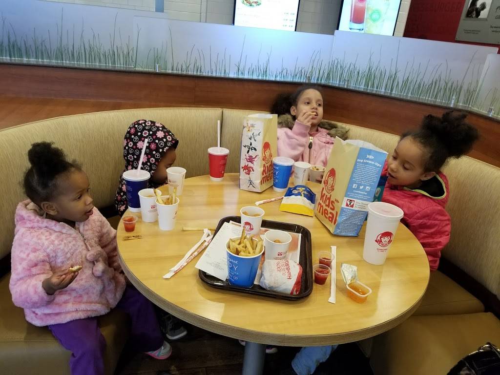 Wendys | restaurant | 2001 N Main St, High Point, NC 27262, USA | 3368858621 OR +1 336-885-8621