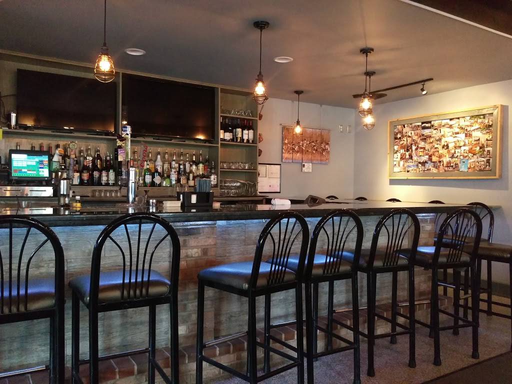 Petie Greens | restaurant | 6103 Drum Point Rd, Deale, MD 20751, USA | 4108671488 OR +1 410-867-1488