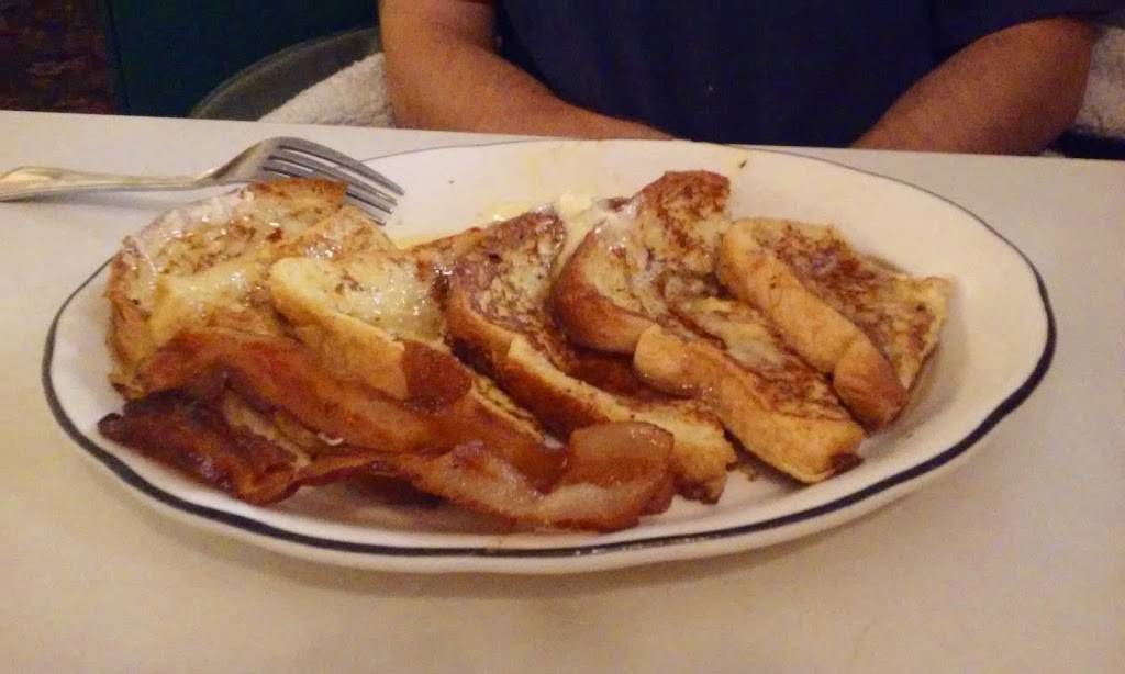 Maugus Restaurant | restaurant | 300 Washington St, Wellesley, MA 02481, USA | 7812359647 OR +1 781-235-9647