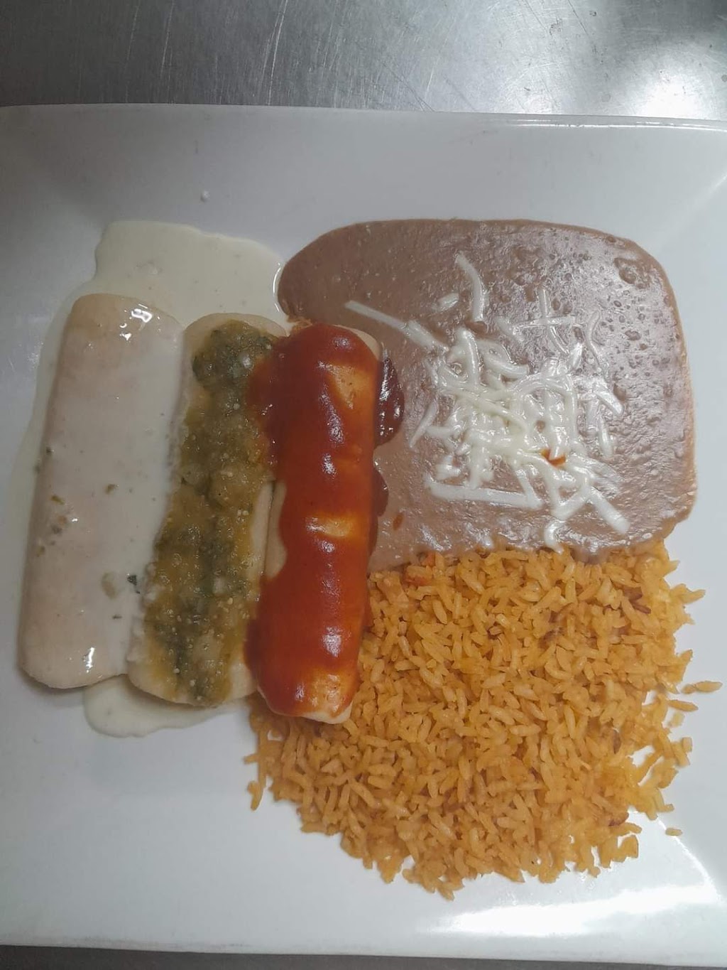 Caliente mexican grill | restaurant | 299 W Main St, Bradford, AR 72020, USA | 5013442377 OR +1 501-344-2377