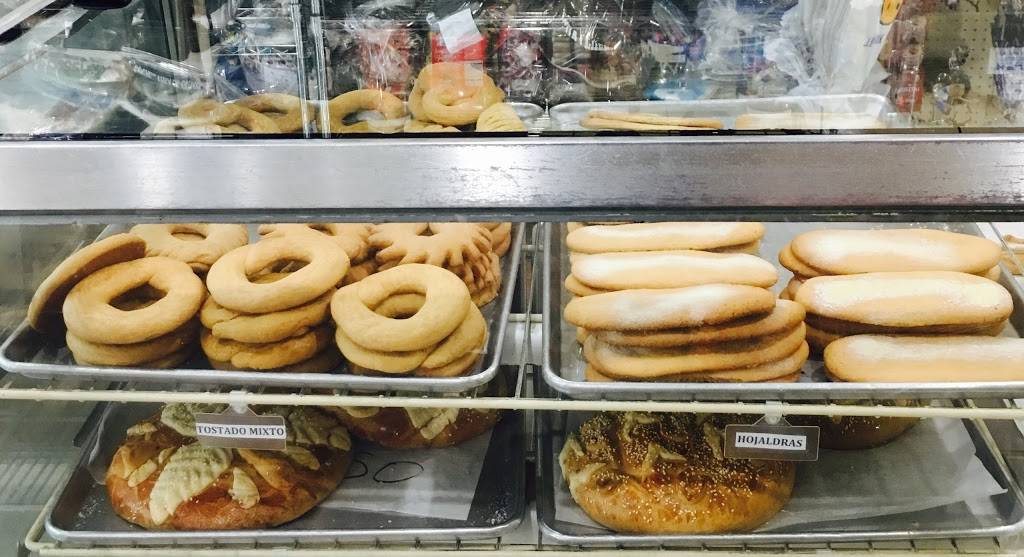 Panaderia & Restaurante El Paisano | restaurant | 6700, 930 Plainfield St, Johnston, RI 02919, USA | 4019446795 OR +1 401-944-6795