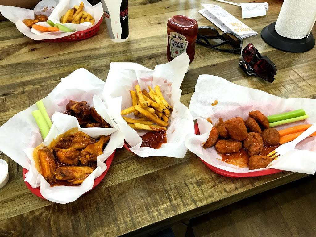 Wings on Fire | restaurant | 9040 E Valencia Rd Ste 100, Tucson, AZ 85747, USA | 5202747292 OR +1 520-274-7292