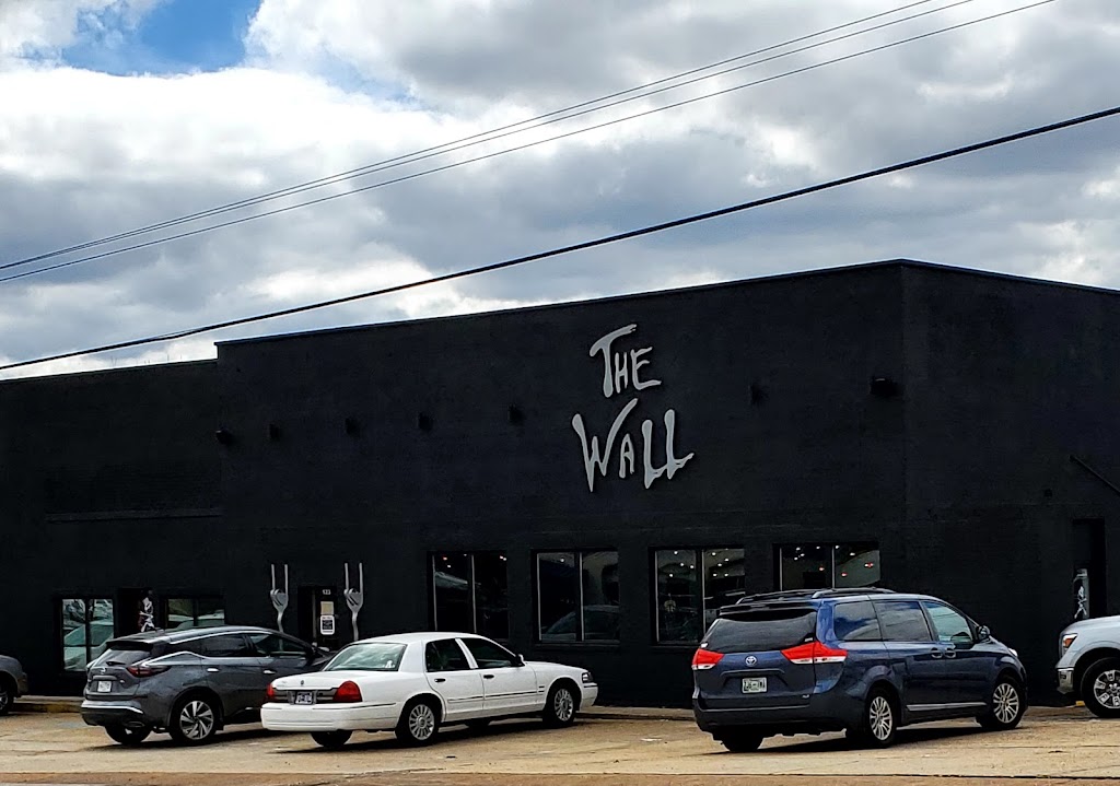 The Wall | restaurant | 123 N Church Ave, Henderson, TN 38340, USA | 7314351168 OR +1 731-435-1168