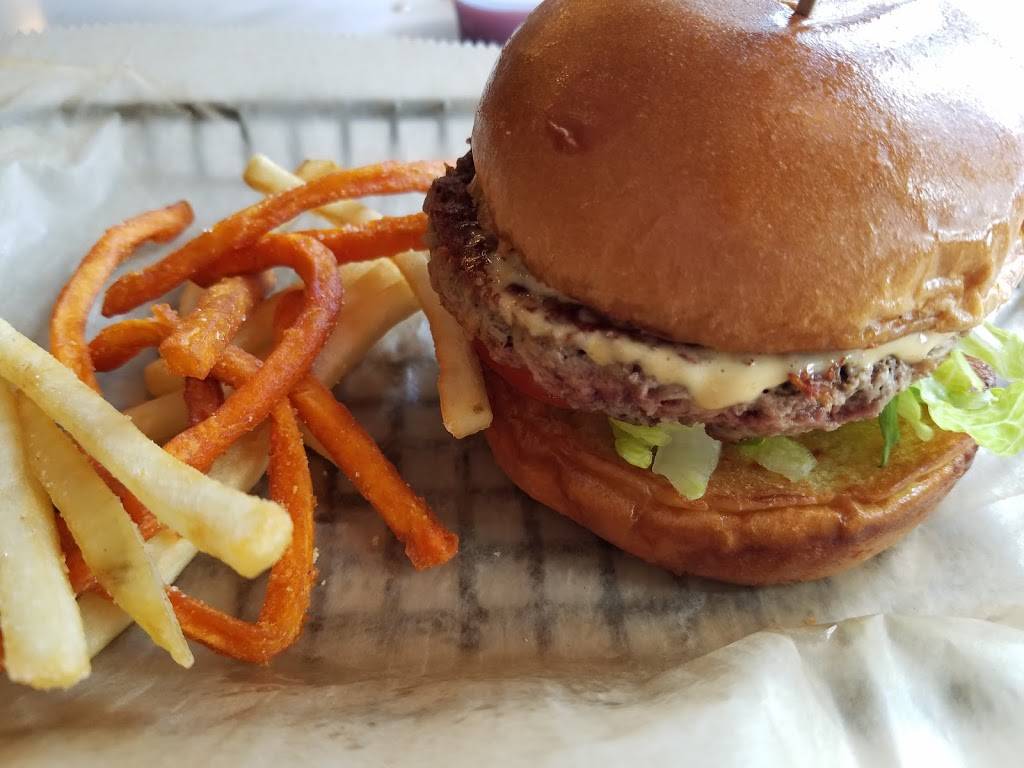 Burger 21 St. Petersburg | restaurant | 3201 4th St N, St. Petersburg, FL 33704, USA | 7272892820 OR +1 727-289-2820