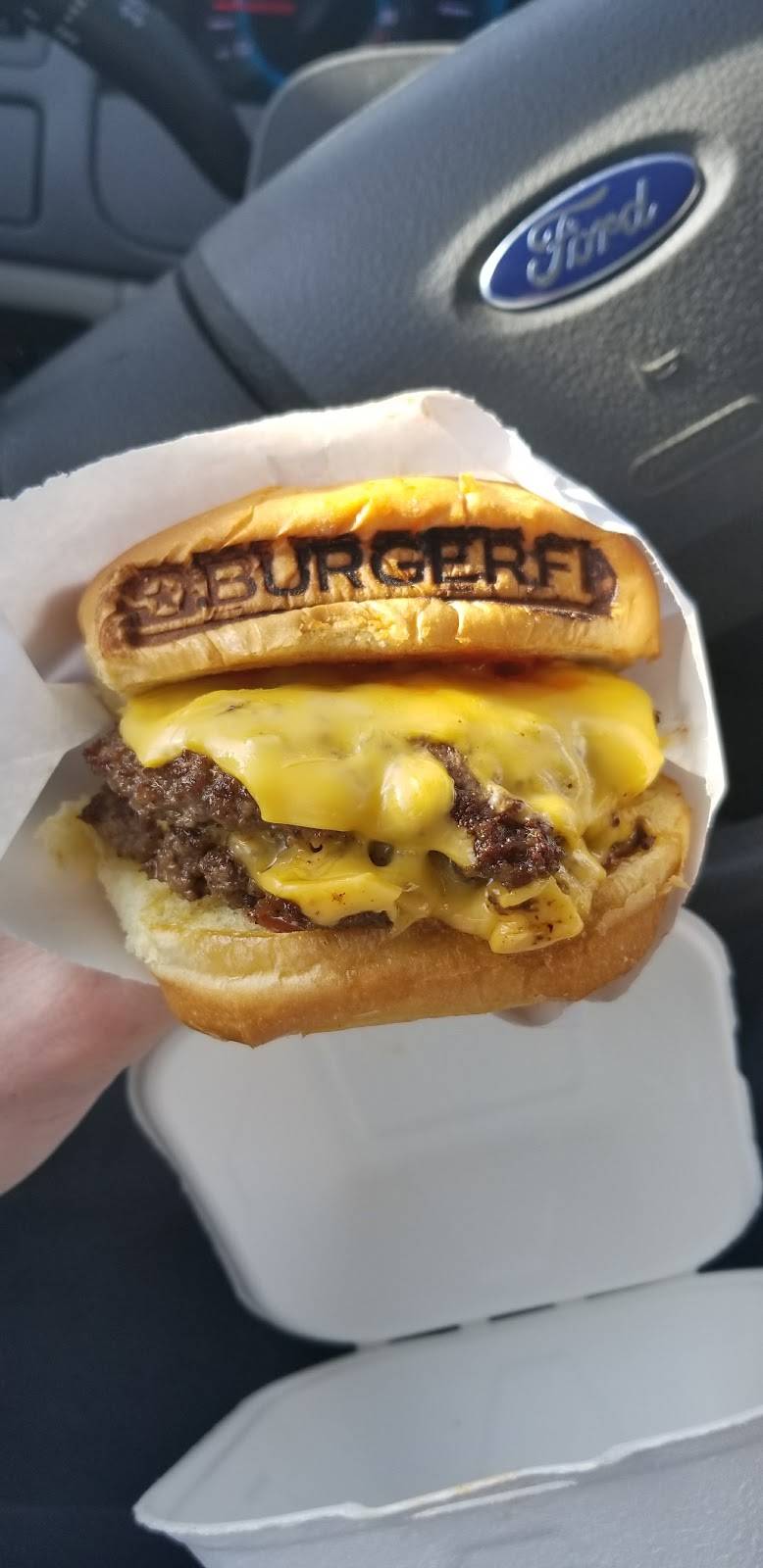 BurgerFi | restaurant | 380 W Main St #3, Simsbury, CT 06070, USA | 8602171403 OR +1 860-217-1403