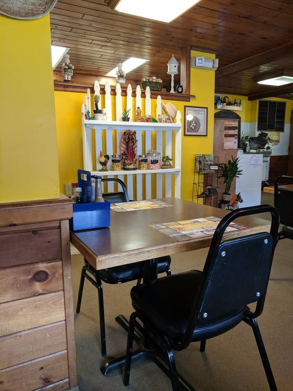 El Guanaco | restaurant | 50 Lamb St, South Hadley, MA 01075, USA | 4135365598 OR +1 413-536-5598