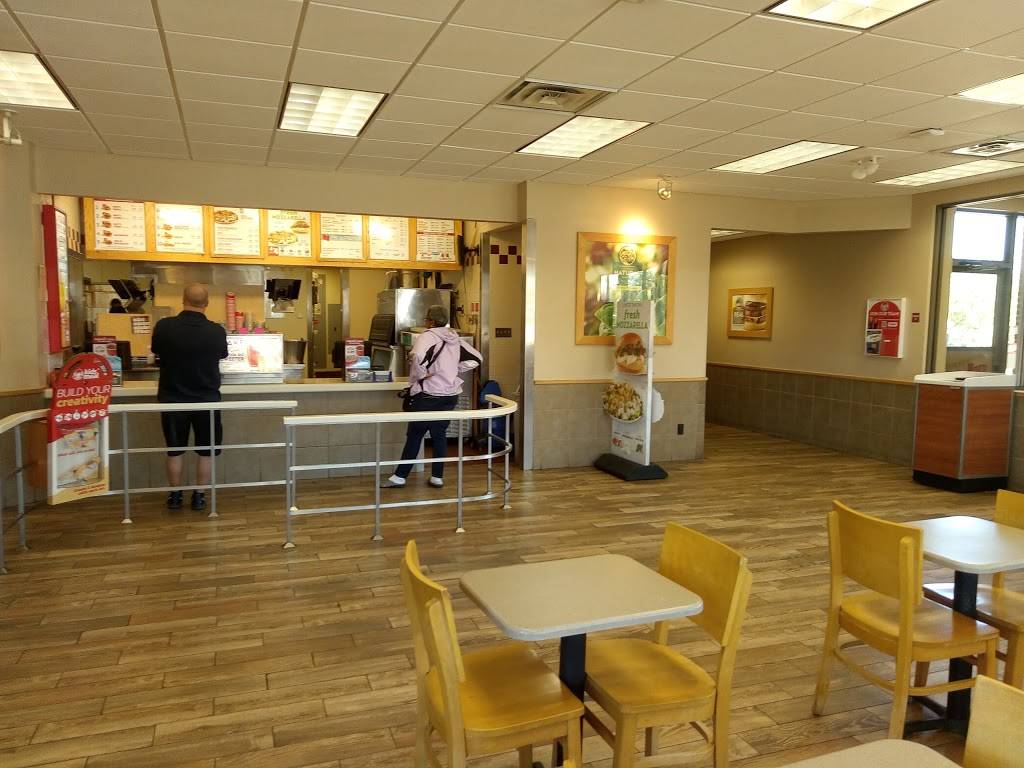 Wendys | restaurant | 9022 US-40, Independence, MO 64055, USA | 8169231966 OR +1 816-923-1966