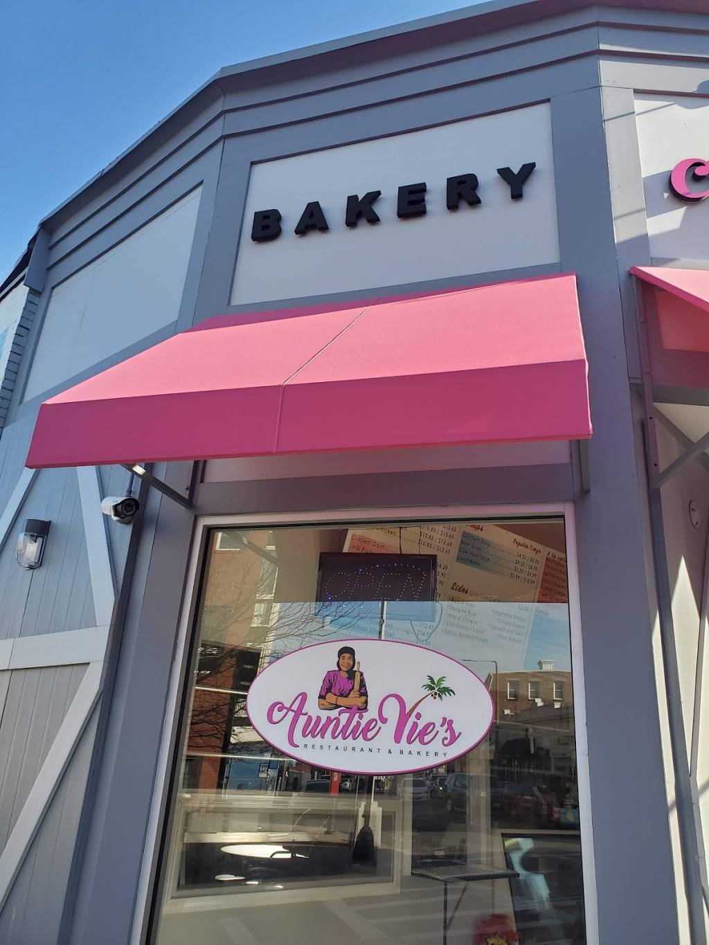 Auntie Vies Restaurant and Bakery | restaurant | 554 Dudley St, Dorchester, MA 02125, USA | 6177080013 OR +1 617-708-0013