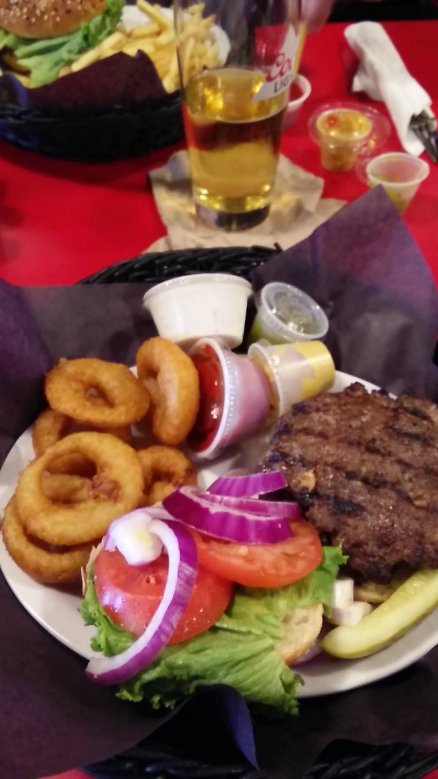 Lockeroom | restaurant | 201 Cundles Rd E, Barrie, ON L4M 4S5, Canada | 7057209060 OR +1 705-720-9060