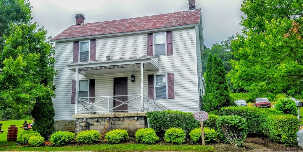 The Stone House Restaurant and Country Inn | restaurant | 3023 National Pike, Farmington, PA 15437, USA | 7243298876 OR +1 724-329-8876