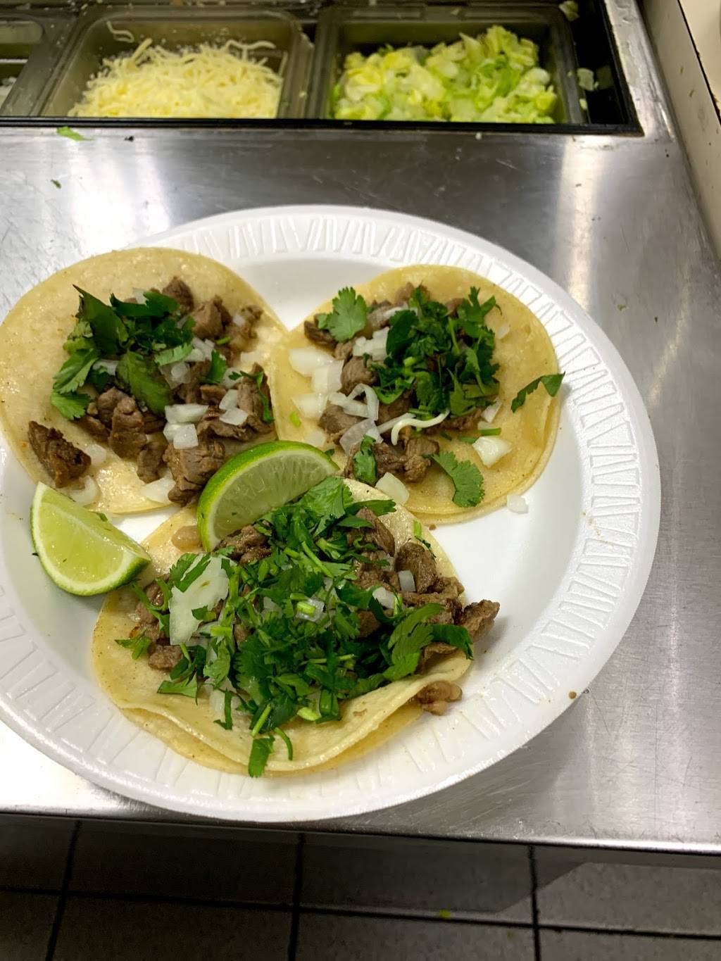 Tacos El TiO | restaurant | 830 E Pioneer Pkwy #100, Arlington, TX 76010, USA | 4694930369 OR +1 469-493-0369