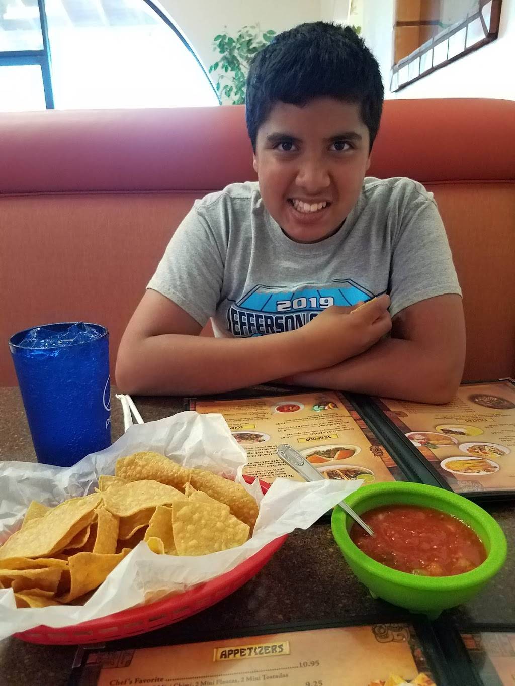 Javiers mexican restaurant and cantina | restaurant | 5680 E Kings Canyon Rd, Fresno, CA 93727, USA | 5592524511 OR +1 559-252-4511