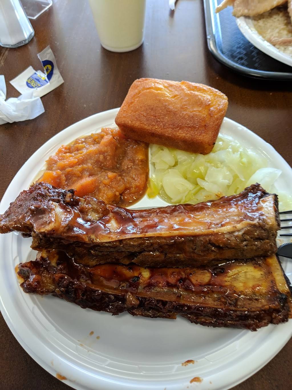 Londas Place | restaurant | 3635 Mt Holly-Huntersville Rd, Charlotte, NC 28214, USA | 9802996461 OR +1 980-299-6461