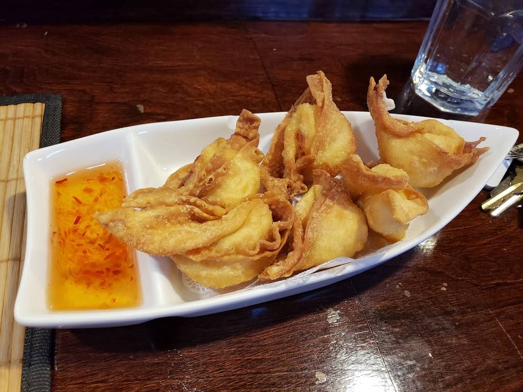 Hello Sushi | restaurant | 1553 W Devon Ave, Chicago, IL 60660, USA | 7739426734 OR +1 773-942-6734