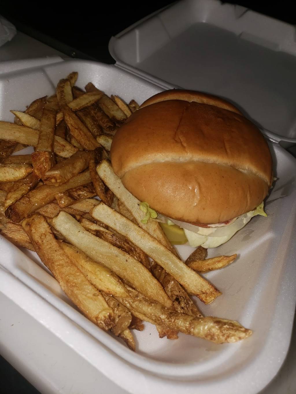 Blazing Burger N Wings | restaurant | 2407 W Lawrence Ave, Chicago, IL 60625, USA | 7738786100 OR +1 773-878-6100