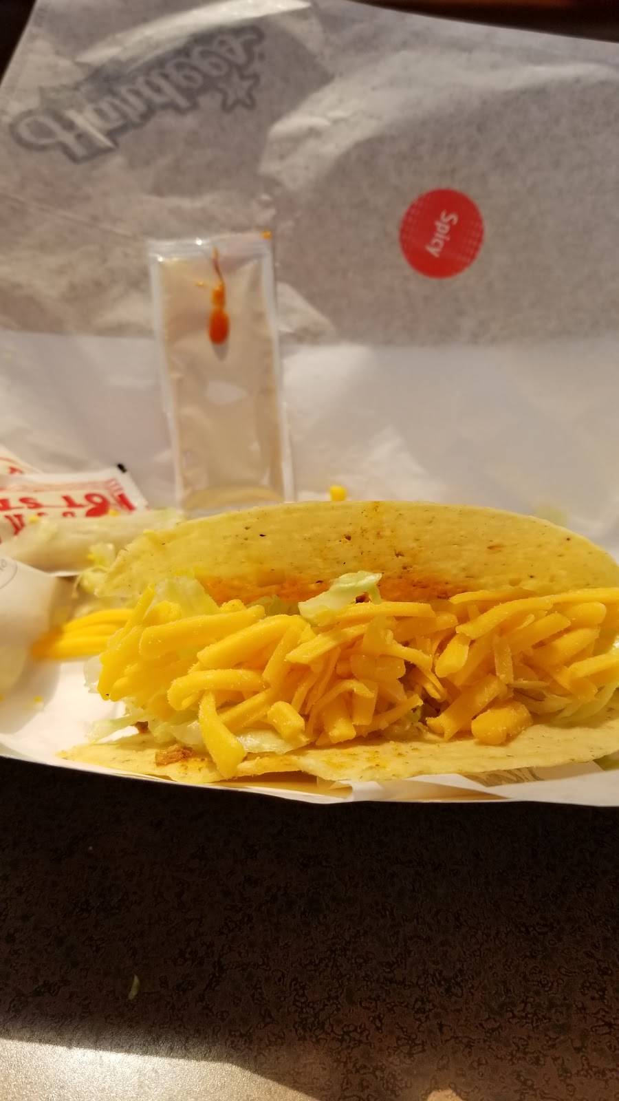 Hardees | restaurant | 117 N Hibbard St, Staunton, IL 62088, USA | 6182236037 OR +1 618-223-6037