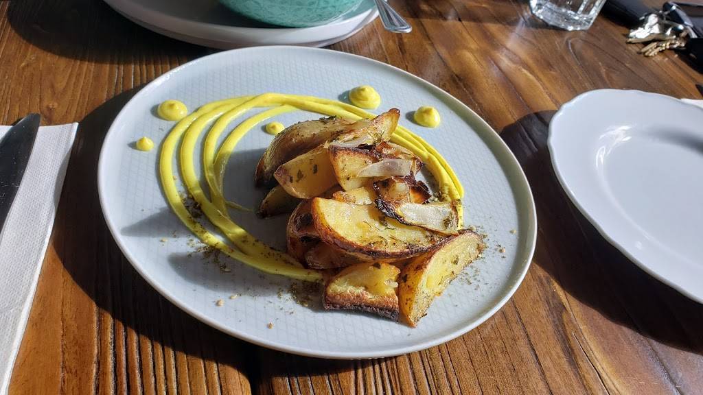 Stina Pizzeria | restaurant | 1705 Snyder Ave, Philadelphia, PA 19145, USA | 2153373455 OR +1 215-337-3455