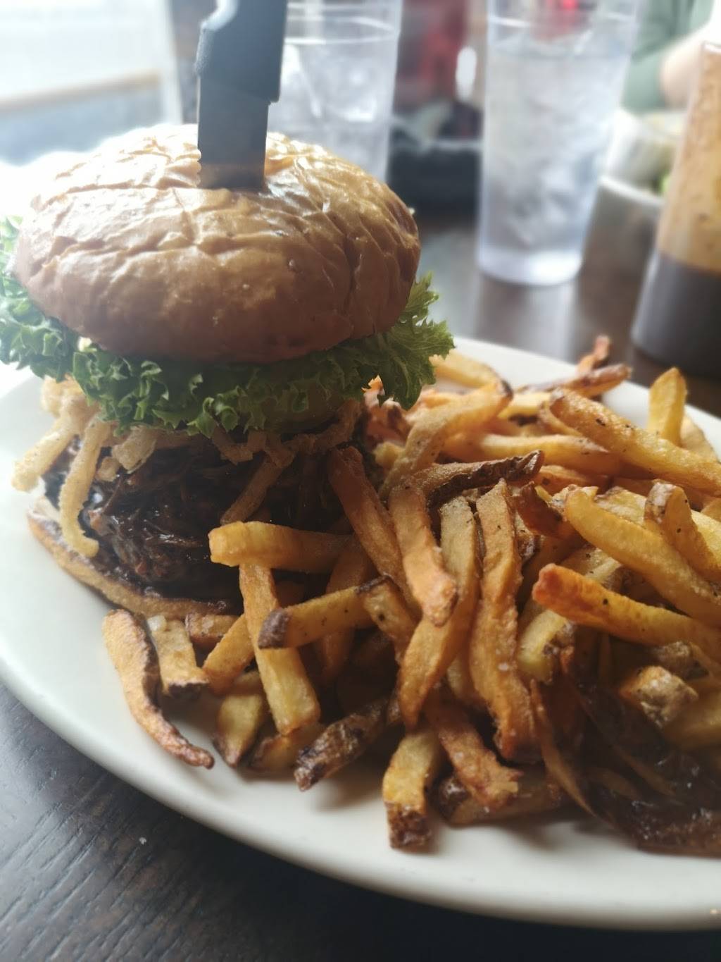 The Piggery | restaurant | 1625 W Irving Park Rd, Chicago, IL 60613, USA | 7732817447 OR +1 773-281-7447