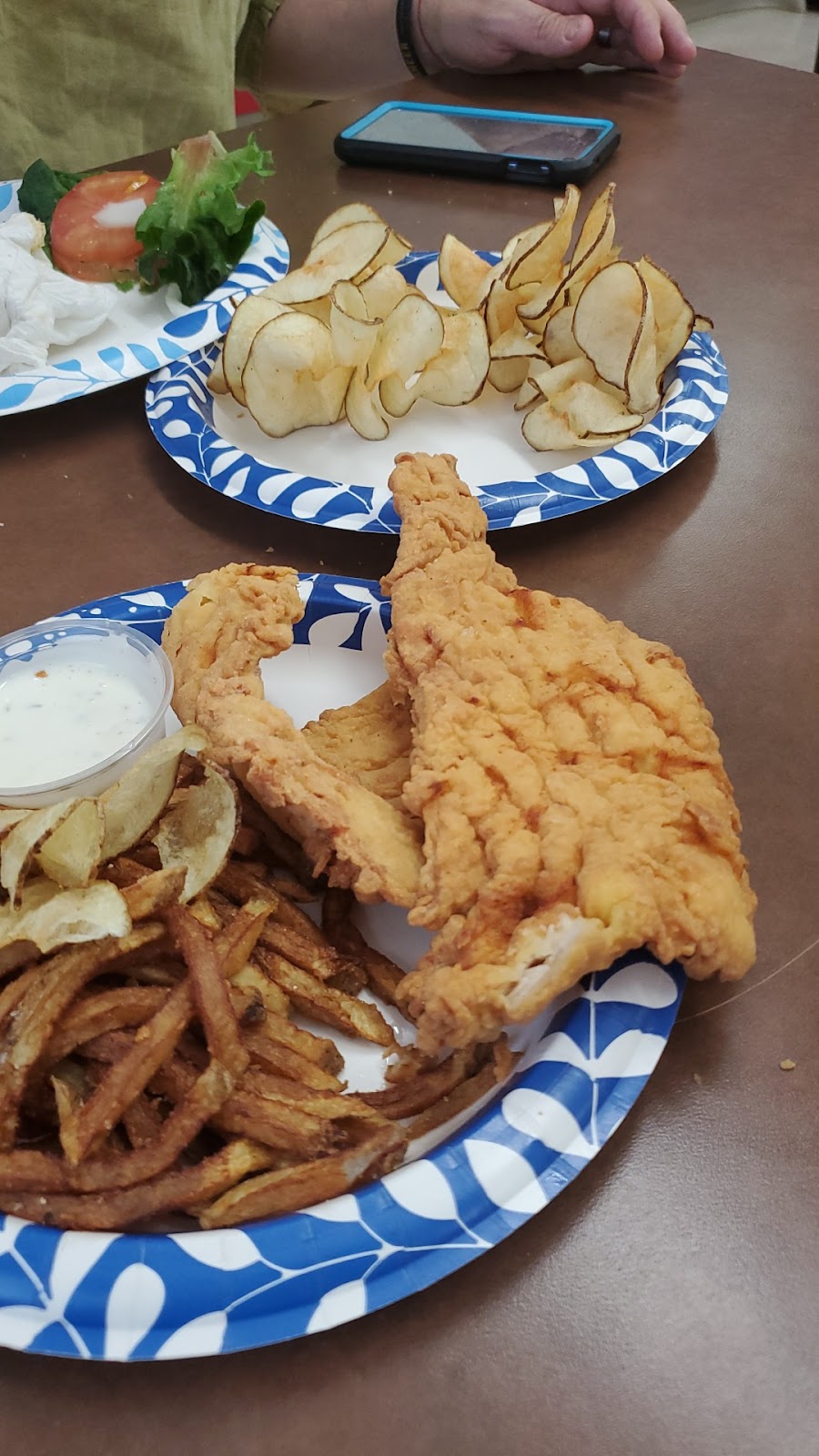 Gigis Country Store | restaurant | 310 Front St, Novinger, MO 63559, USA | 6604885533 OR +1 660-488-5533