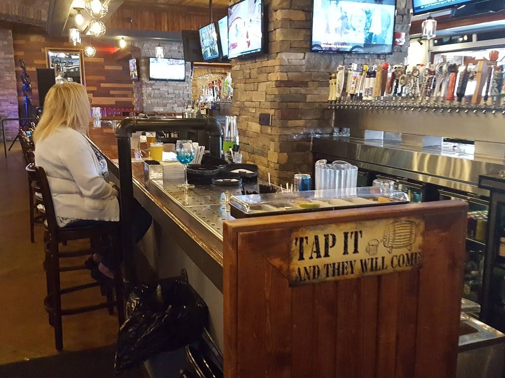 The District Tap | restaurant | 3720 E 82nd St, Indianapolis, IN 46240, USA | 3172888251 OR +1 317-288-8251