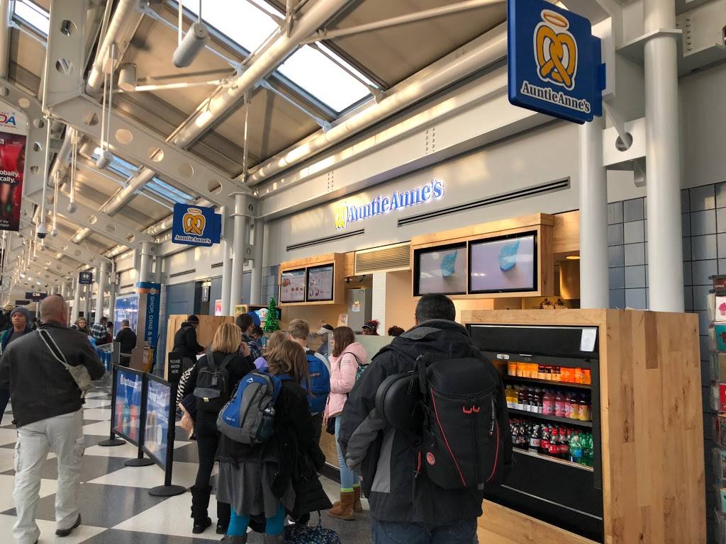 Auntie Annes Pretzels | cafe | 10000W, Chicago, IL 60666, USA | 7738944616 OR +1 773-894-4616