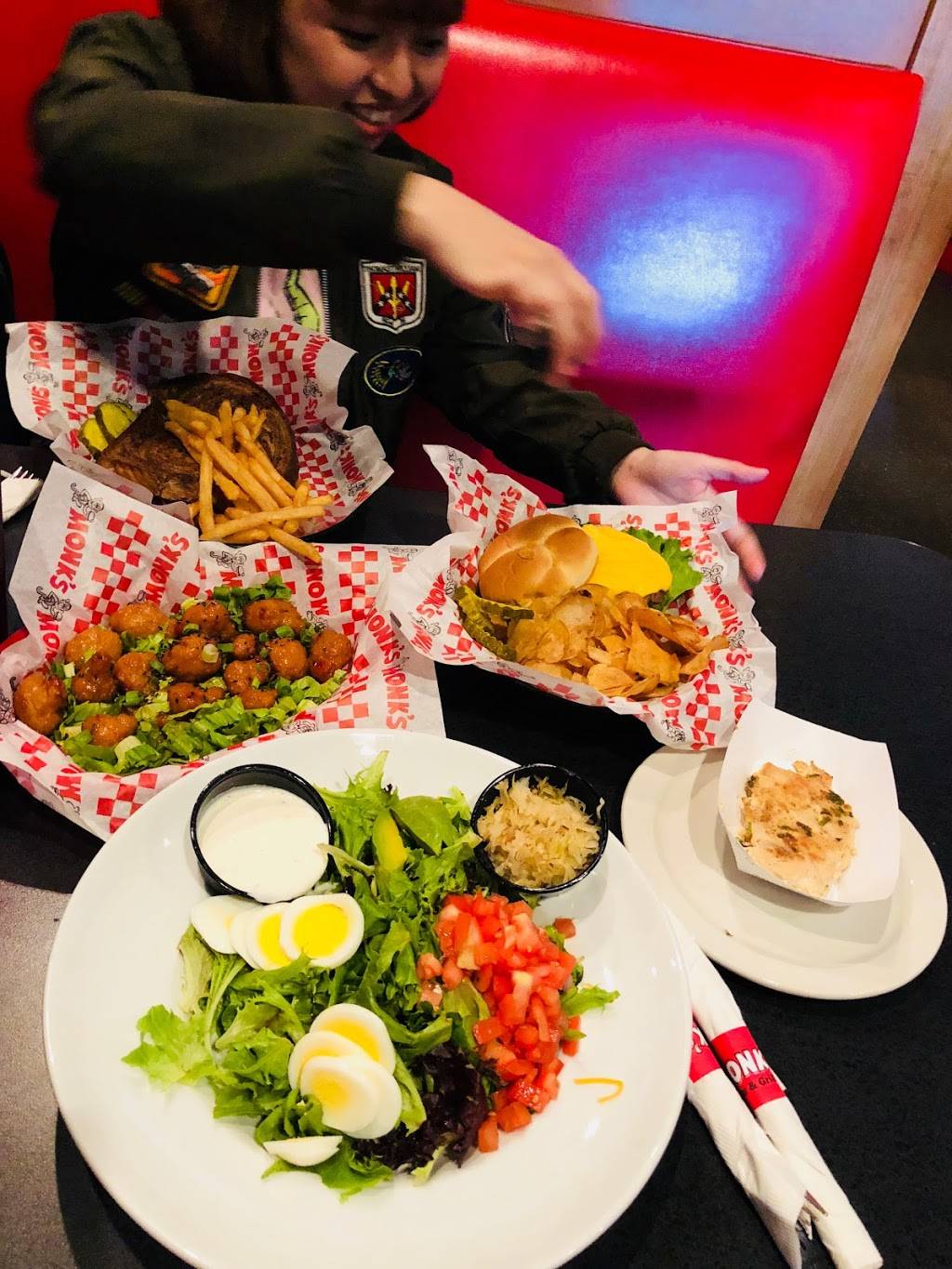 Monks Bar & Grill - Lake Delton | restaurant | 33 Hillman Rd, Lake Delton, WI 53940, USA | 6082546665 OR +1 608-254-6665