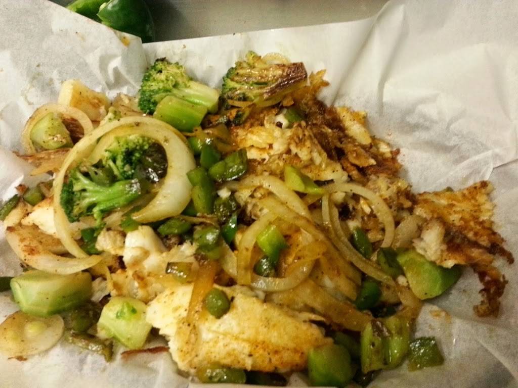 St. Louis Fish & Chicken Grill | restaurant | 8613 Olive Blvd, St. Louis, MO 63132, USA | 3146955820 OR +1 314-695-5820