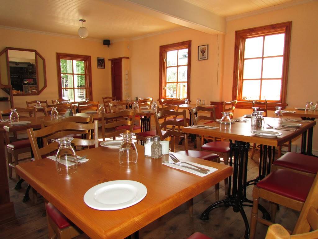 Des petits ventres | restaurant | 839 Rue de Saint Jovite, Mont-Tremblant, QC J8E 3J8, Canada | 8196811888 OR +1 819-681-1888