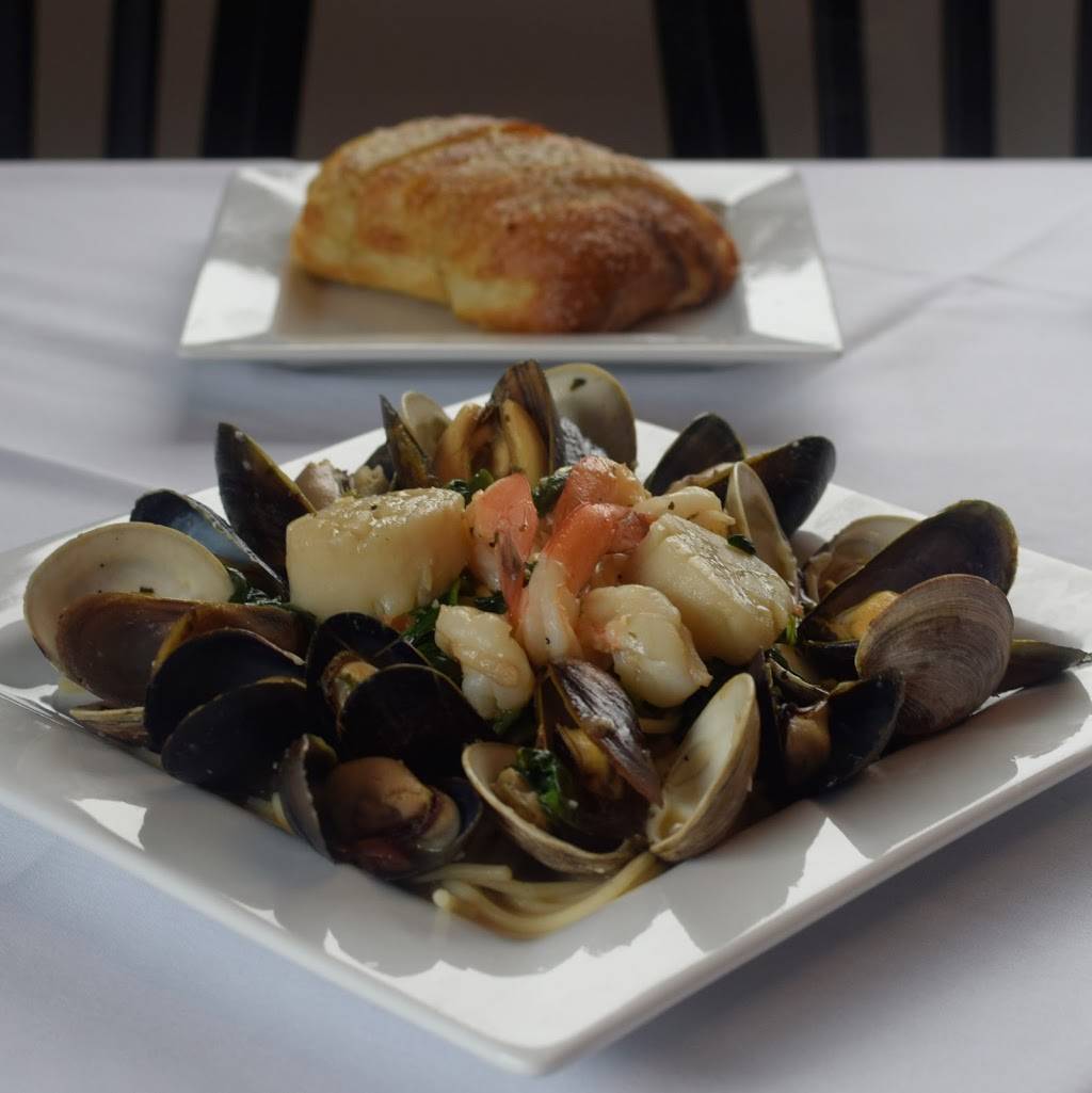 Vine Bistro | restaurant | 9734 N Kings Hwy, Myrtle Beach, SC 29572, USA | 8432327862 OR +1 843-232-7862