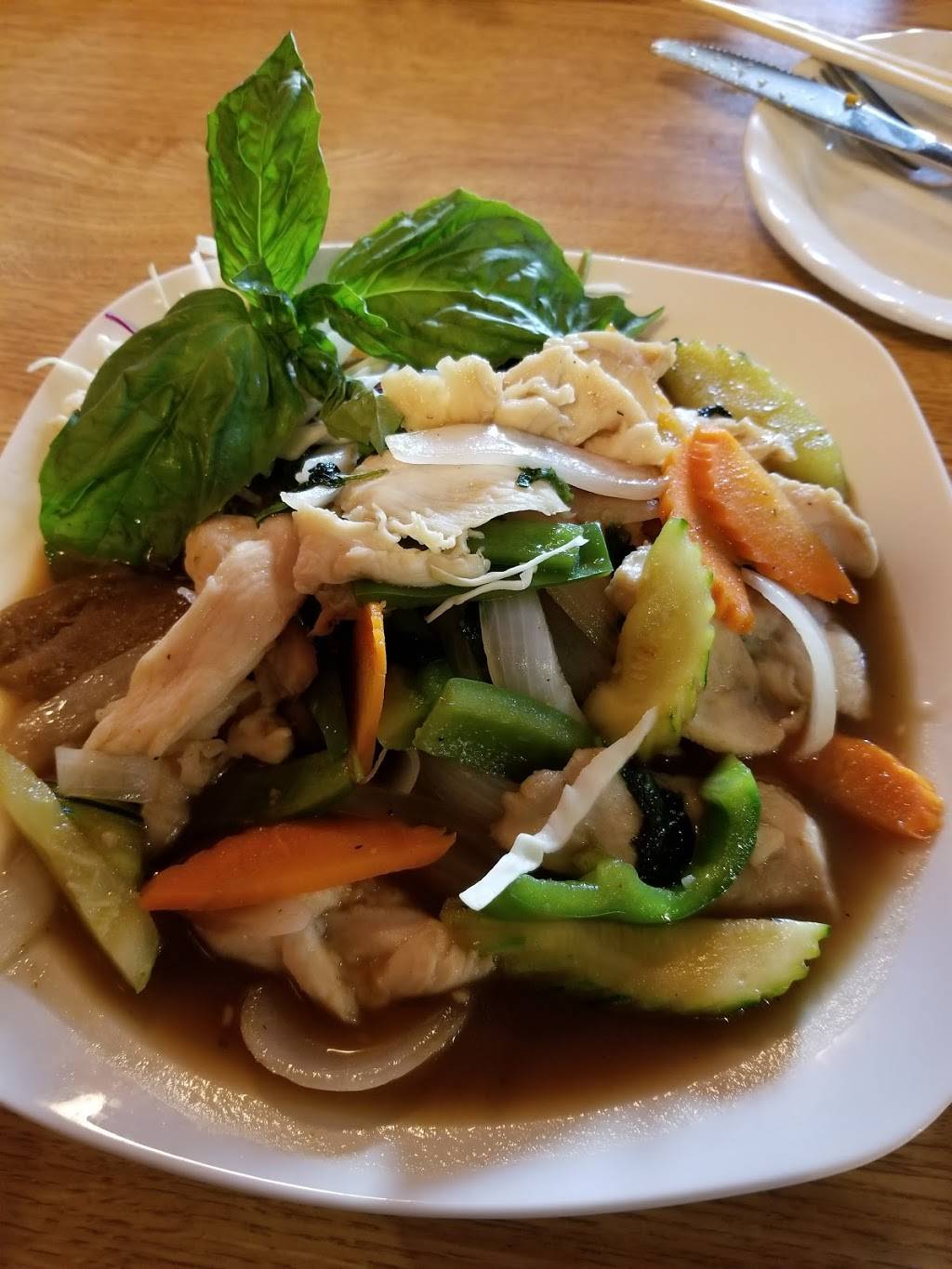 singha 2 thai bistro | restaurant | 2401 Penny Rd, High Point, NC 27265, USA | 3368829160 OR +1 336-882-9160