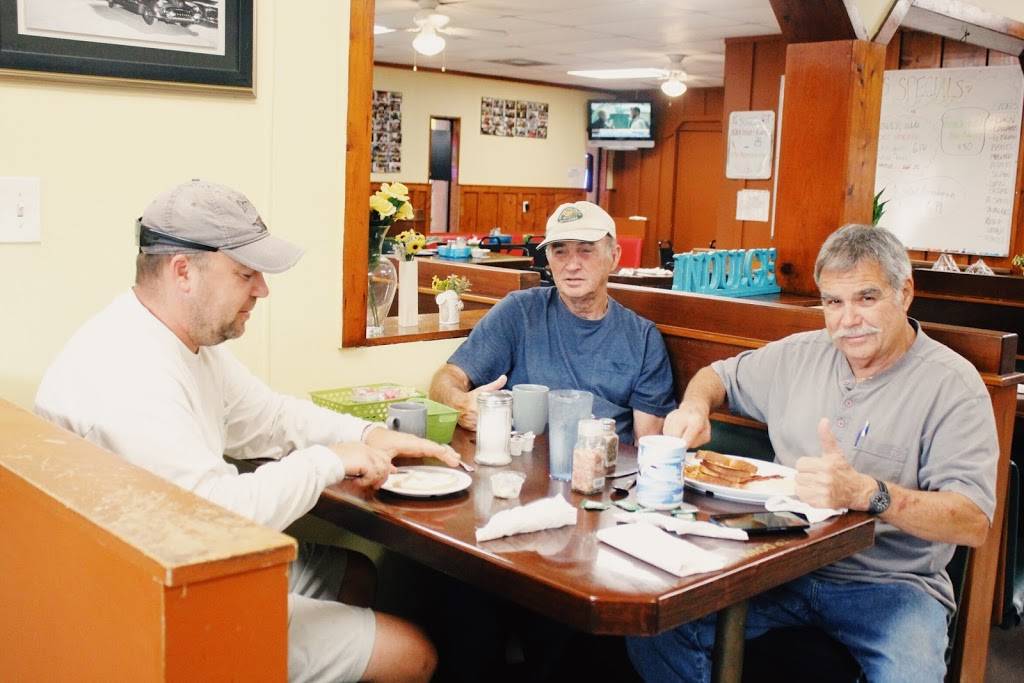 Zellwood Diner Restaurant | restaurant | 2651 N Orange Blossom Trail, Zellwood, FL 32798, USA | 4078897002 OR +1 407-889-7002