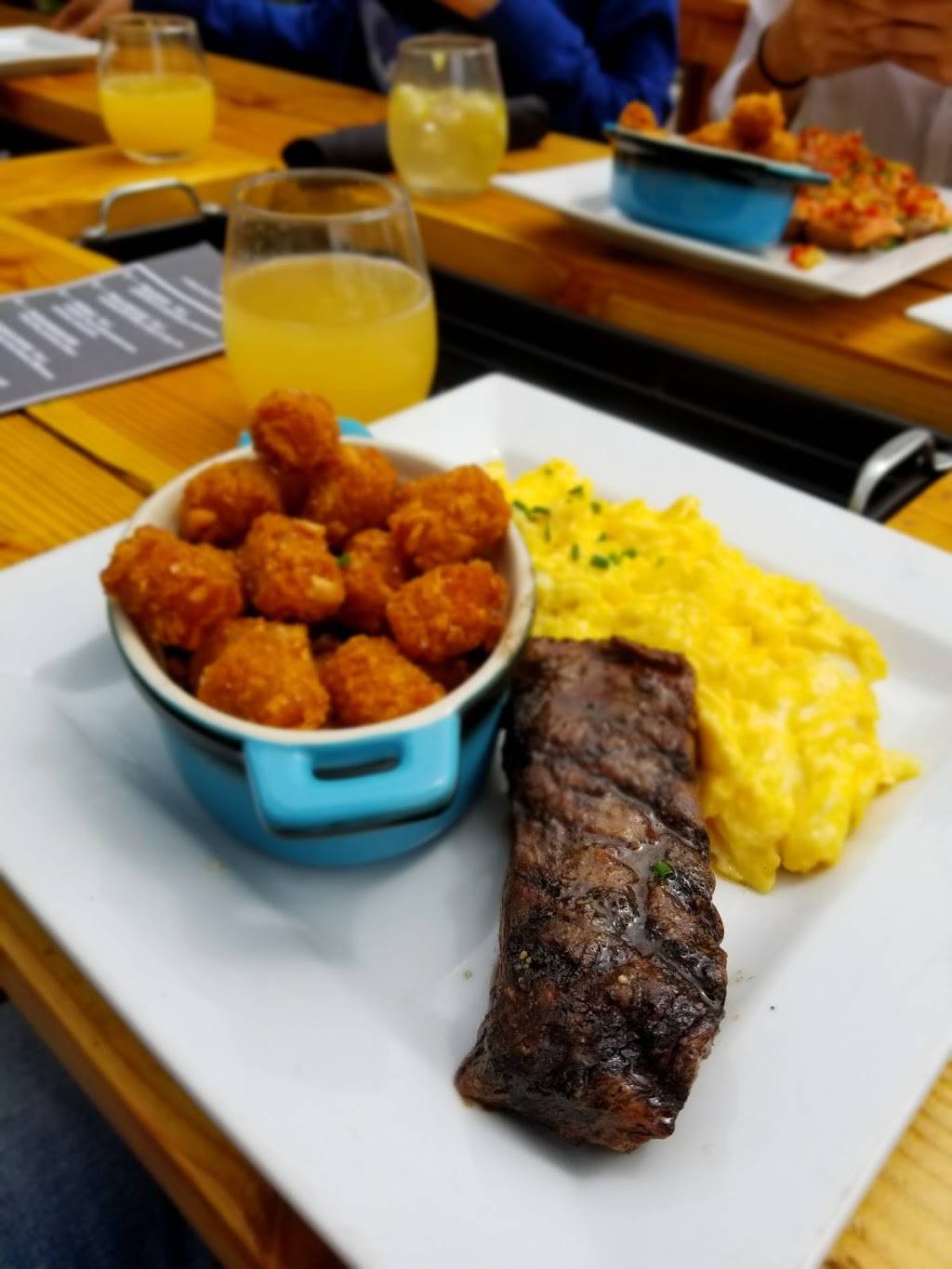 The Local | restaurant | 207 S El Camino Real, San Clemente, CA 92672, USA | 9495457006 OR +1 949-545-7006