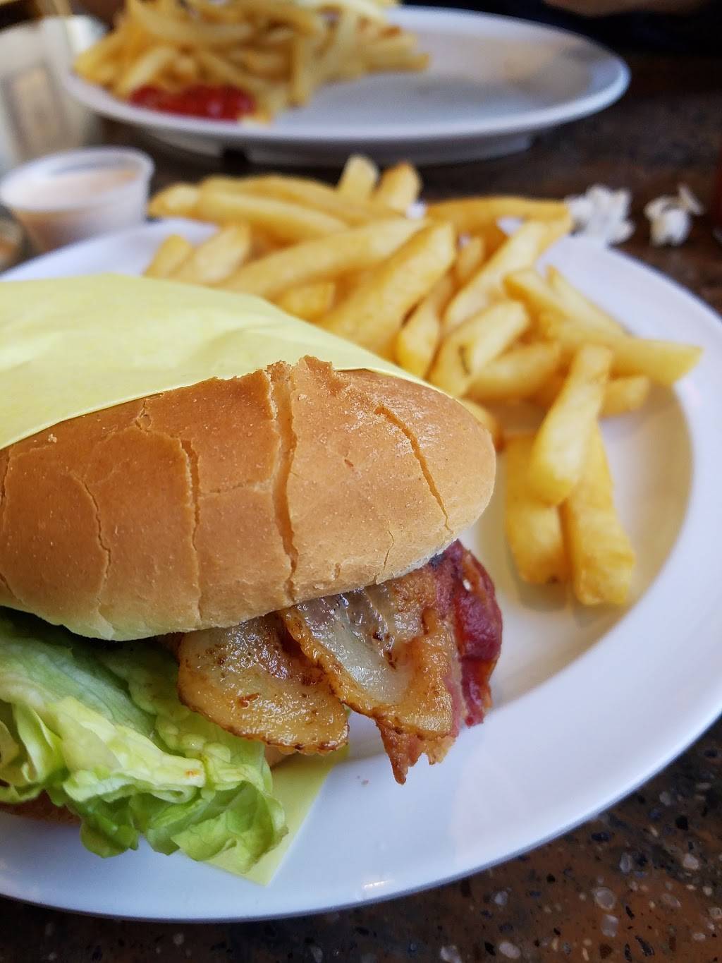 Boys Burger | restaurant | 9090 Imperial Hwy, Downey, CA 90242, USA | 5628616433 OR +1 562-861-6433