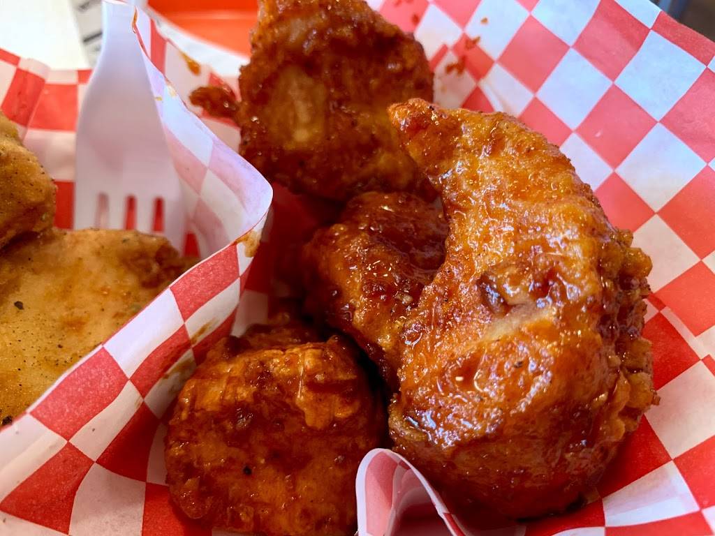 Boom Boom Chicken | restaurant | 827 W Palmdale Blvd, Palmdale, CA 93551, USA | 6612731100 OR +1 661-273-1100