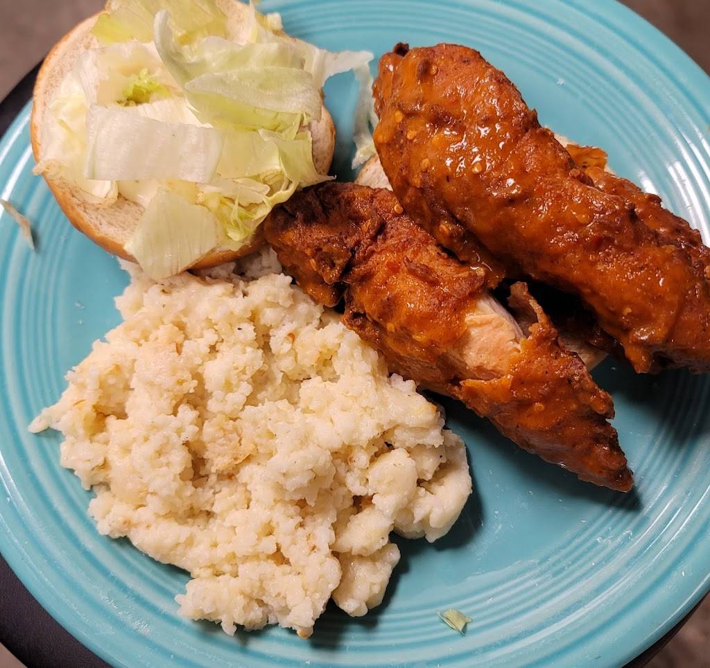 Fins N Wings | restaurant | 777 Oak St SW, Atlanta, GA 30310, USA | 4048827076 OR +1 404-882-7076