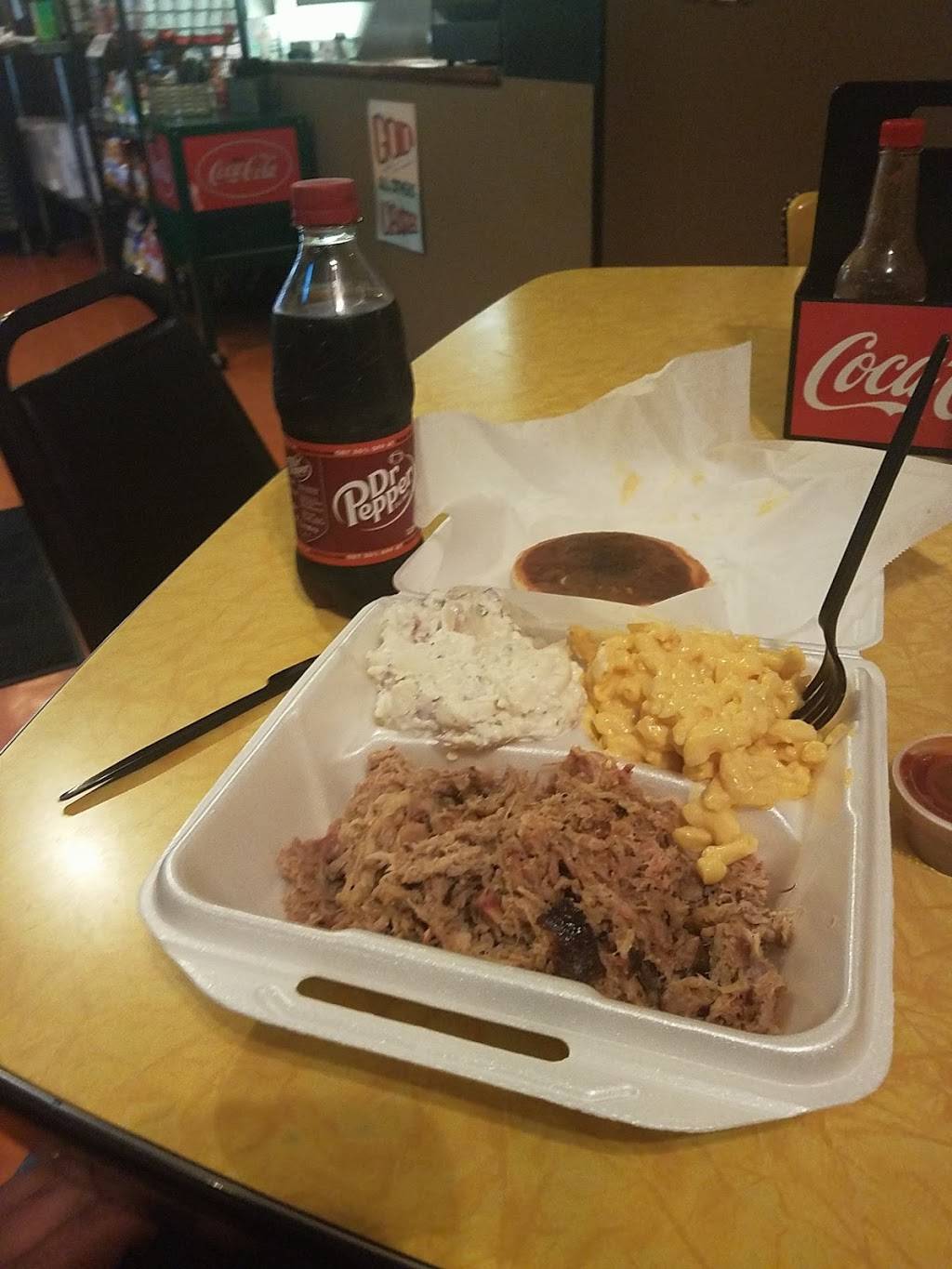 Perrys Smokin Pig | restaurant | 2025 Old Hwy 31, White House, TN 37188, USA | 6156724414 OR +1 615-672-4414