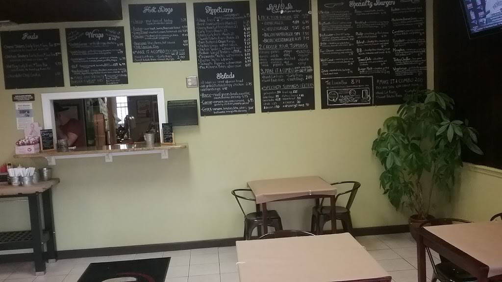 Burger Grille | restaurant | 316 N Main St, Uxbridge, MA 01569, USA | 5083729090 OR +1 508-372-9090