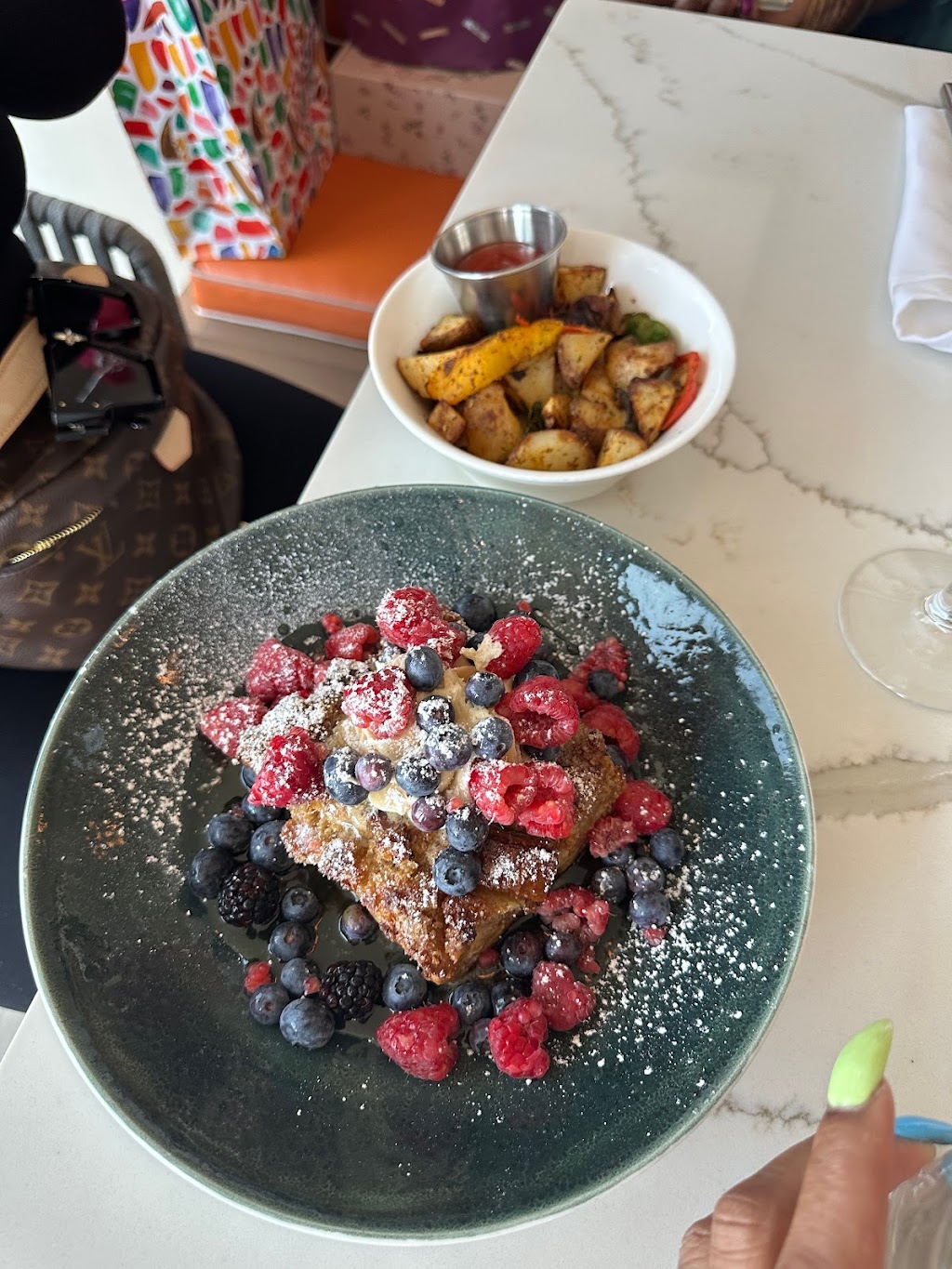 Cafe 44 (formerly) now Julas on the Potomac | restaurant | 44 Canal Center Plaza #401, Alexandria, VA 22314, USA | 5713449100 OR +1 571-344-9100