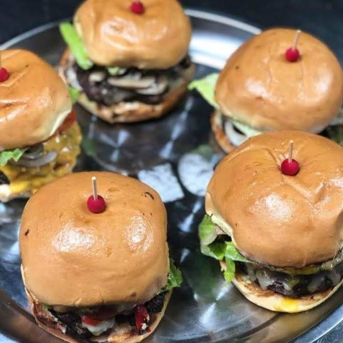 California Flaming Bugers And Wings | restaurant | 10601 N Lamar Blvd, Austin, TX 78753, USA | 5123390900 OR +1 512-339-0900