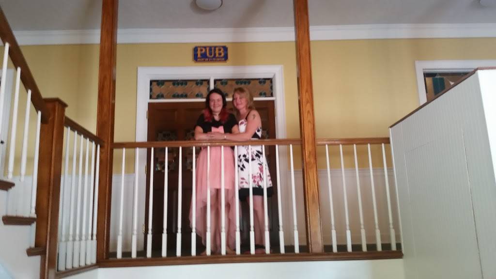 Bloomers Pub & Eatery | restaurant | 519 Golf Club Rd, Anderson, IN 46011, USA | 7656424979 OR +1 765-642-4979