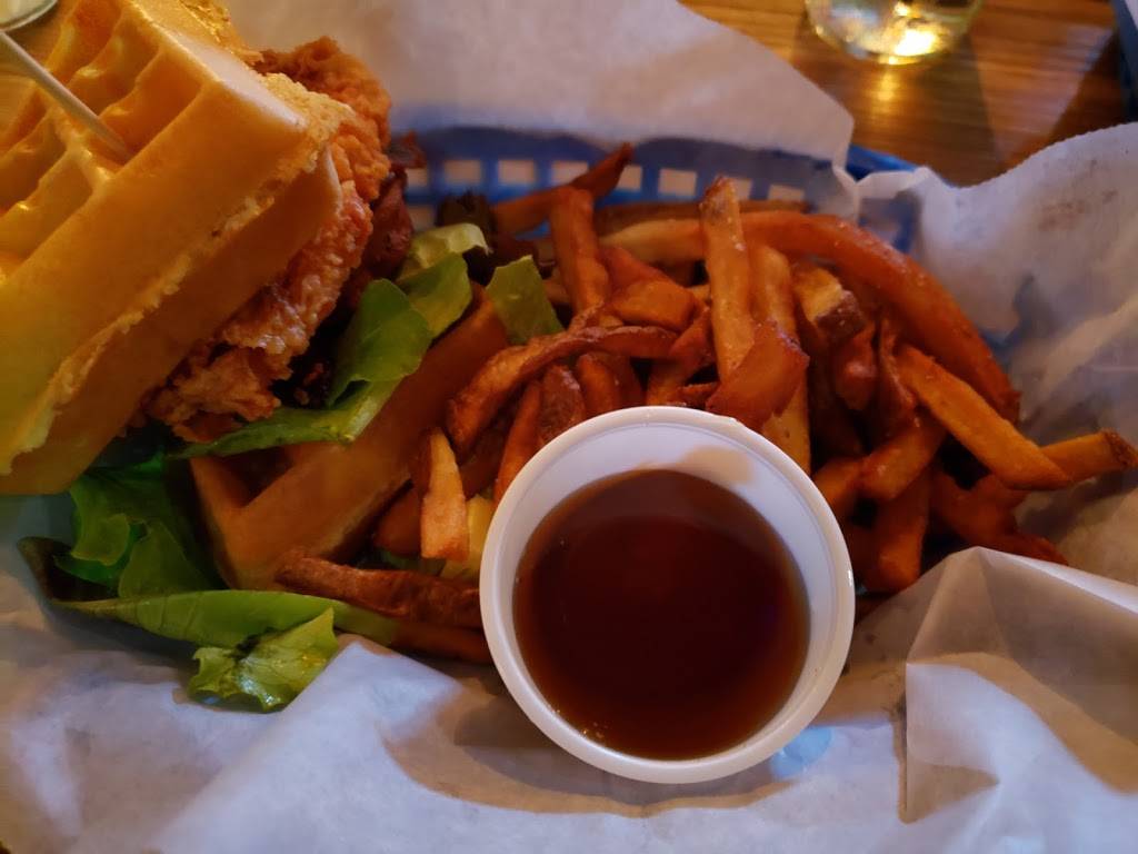 The World Famous | restaurant | 351 N Hull St, Athens, GA 30601, USA | 7065434002 OR +1 706-543-4002