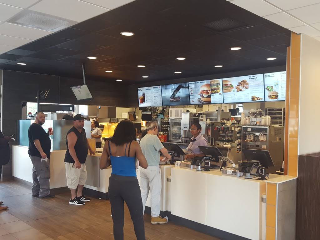 McDonalds | cafe | 2439 Barnum Ave, Stratford, CT 06614, USA | 2033788789 OR +1 203-378-8789