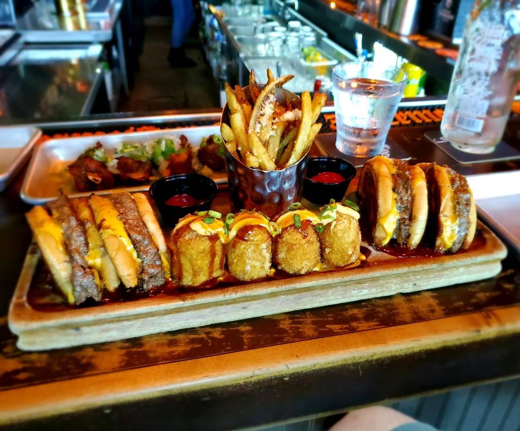 Nevermind Awesome Bar and The Hop | restaurant | 927 Cape Coral Pkwy E, Cape Coral, FL 33904, USA | 2399943062 OR +1 239-994-3062